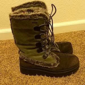 Sketchers Green & Brown Boots size 8.5